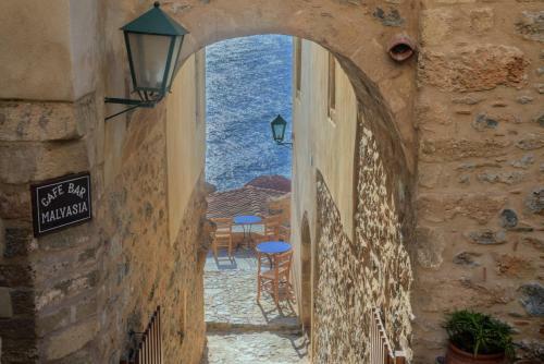 Malvasia Traditional Hotel