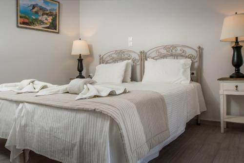 Thomatos Apartments Lourdas Beach