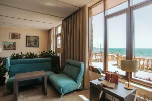 Hotel Golden Hills