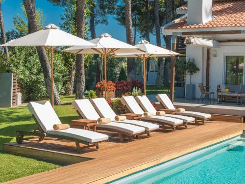 The White Villa At Sani