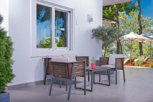 The White Villa At Sani