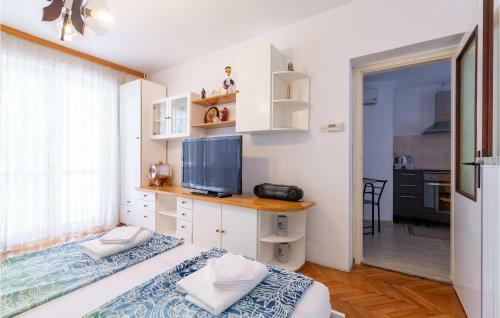 Nice Apartment In Lucija With 1 Bedrooms