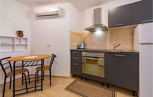 Nice Apartment In Lucija With 1 Bedrooms