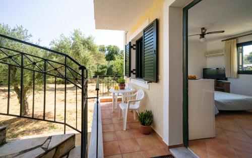 Koxyli Studios & Apartments