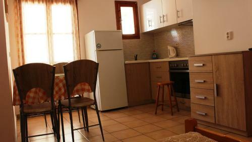 Alexatos Studios & Apartments