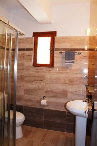 Alexatos Studios & Apartments