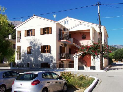 Alexatos Studios & Apartments