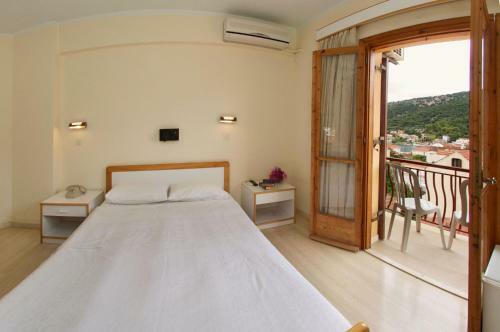 Moustakis Hotel
