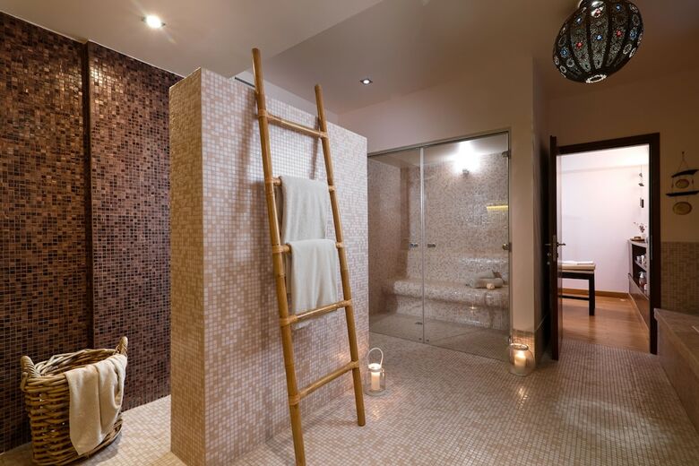Hotel Porto Kea Suites