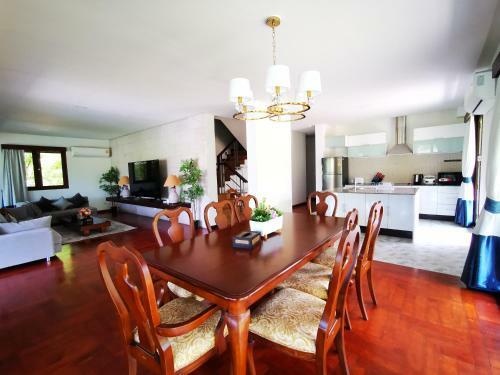 Villa Laguna Homes By Resava Group