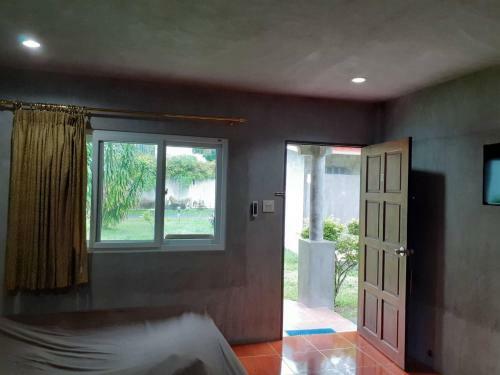 Hostal Bungalow At Maikhao