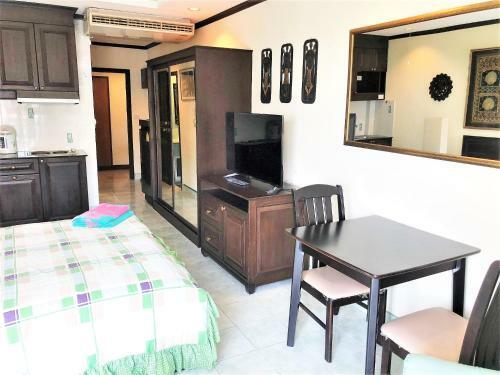 15th Floor Sea View Apartment