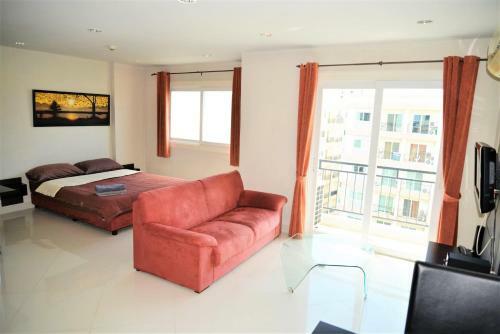 Park Lane Studio Apartment With Swimming Pool View Pattaya