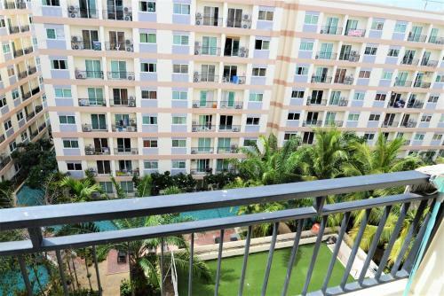 Park Lane Studio Apartment With Swimming Pool View Pattaya