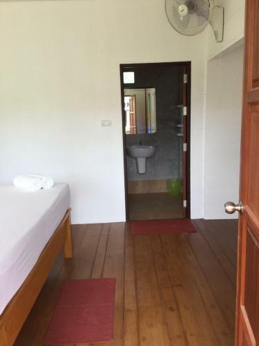Hotel Lanta Andaleaf Bungalow