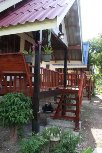 Hotel Lanta Andaleaf Bungalow