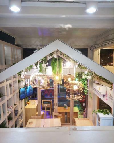 Kinnon Deluxe Hostel Coworking Cafe