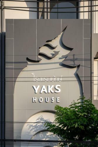 Yaks House Hostel