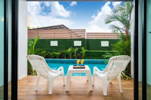 Hotel The Thames Pool Access Resort & Villa