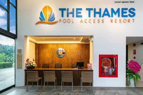 Hotel The Thames Pool Access Resort & Villa