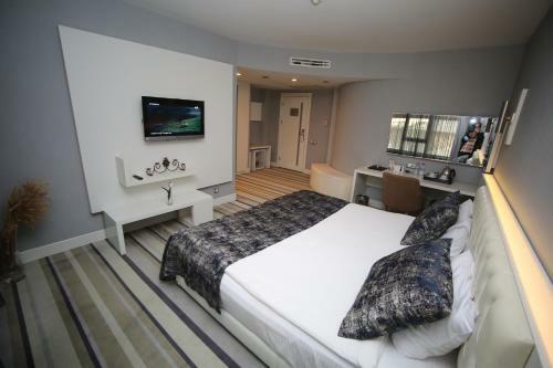 Grand Nora Hotel