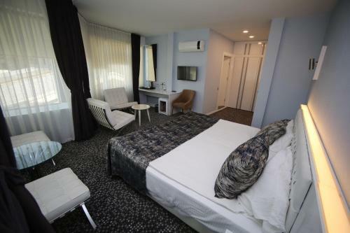 Grand Nora Hotel
