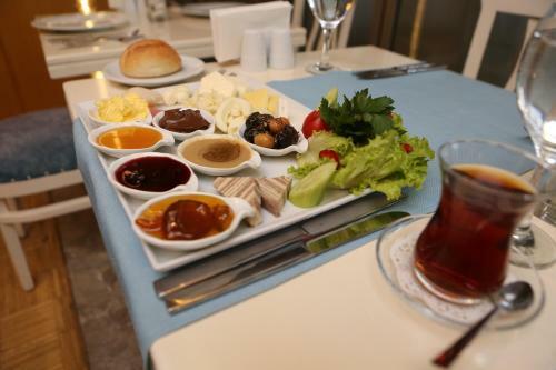 Grand Nora Hotel