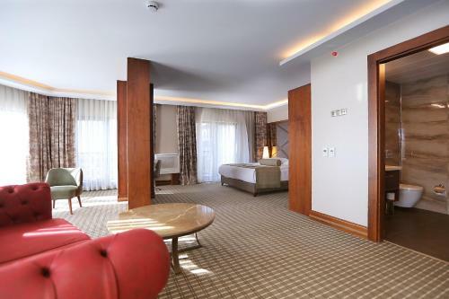Q Hotel