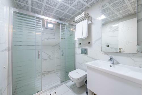 Theluna Suite Hotel