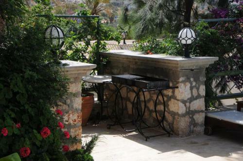 Luxury Spacious, Very Private Villa With Own Pool And Sea Views