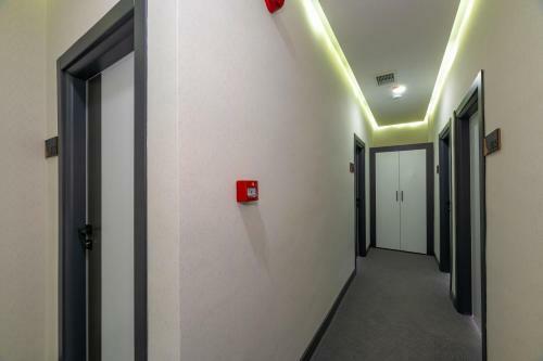 Melanj Airport Hotel