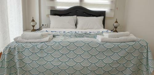 Eyna Hotel