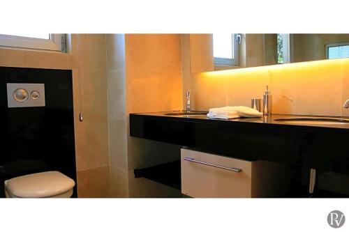 Islamlar Villa Sleeps 8 Pool Air Con Wifi