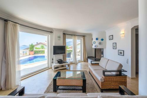 Kalkan Villa Sleeps 8 Pool Air Con Wifi