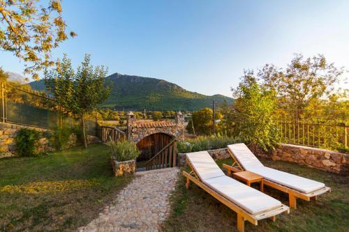 Keciler Villa Sleeps 6 With Pool Air Con And Wifi