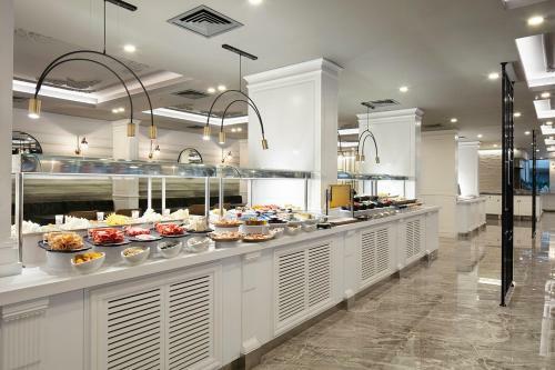 Hotel Blue Marlin Deluxe Spa & Resort