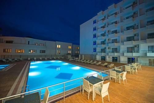 Hotel Ayma Beach Resort