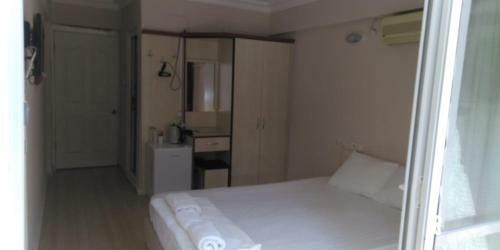 Selina Hotel