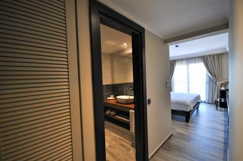 Resa Hotel G�cek