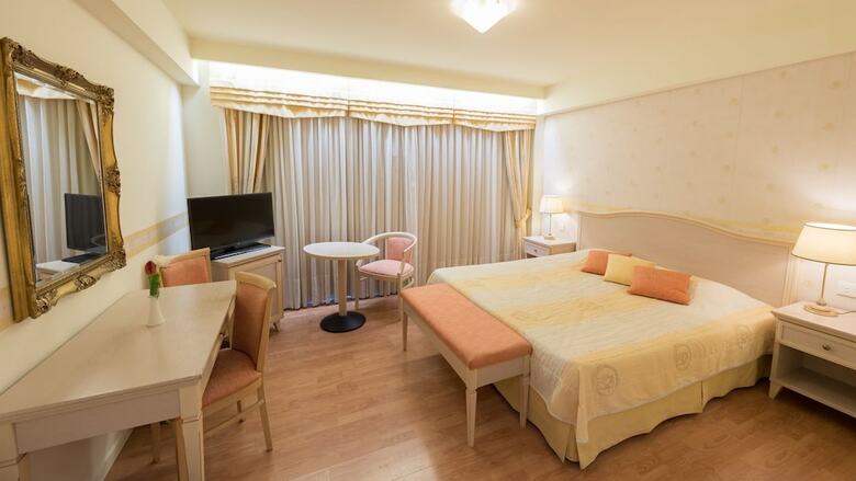Hotel Poseidon Palace