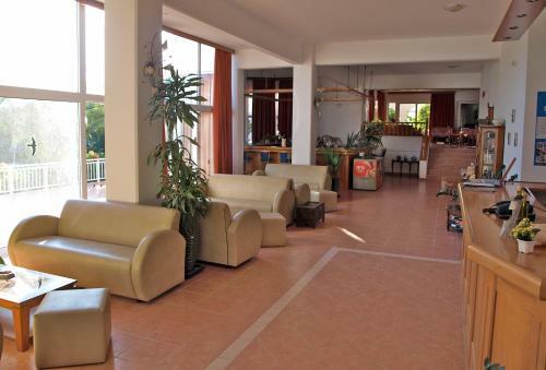 Aparthotel Eristos Beach Hotel