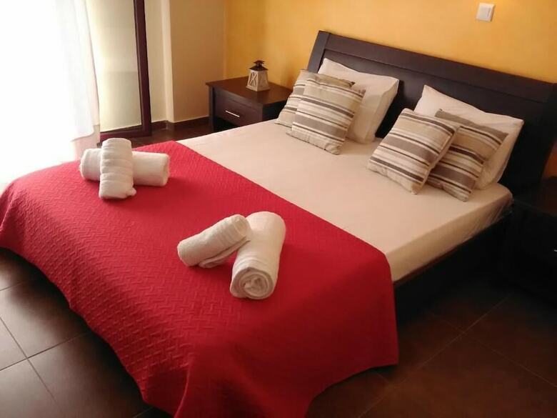 Mikros Gialos Apartments