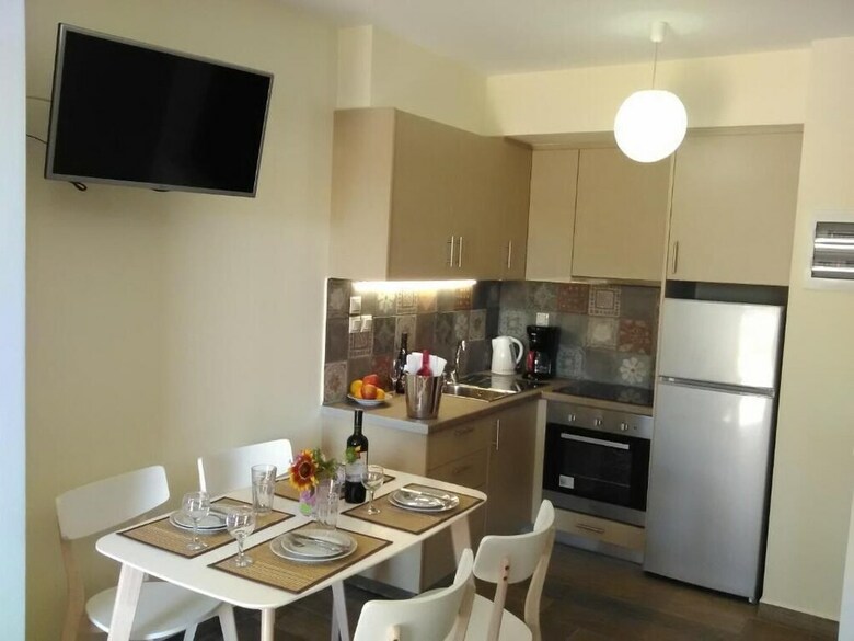 Mikros Gialos Apartments