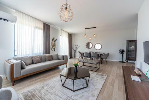 Hotel Green Hills Suites