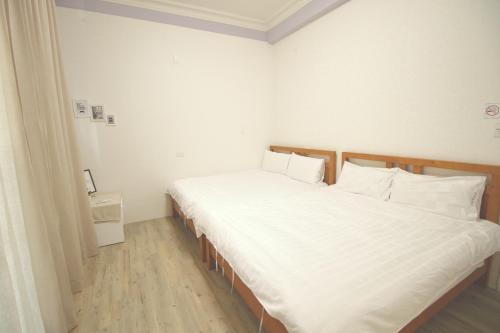 Kiss Tainan Villa (Xiao Ximen Hall)