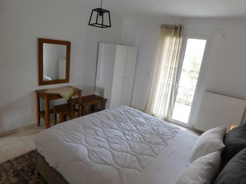 Elatos Apartments