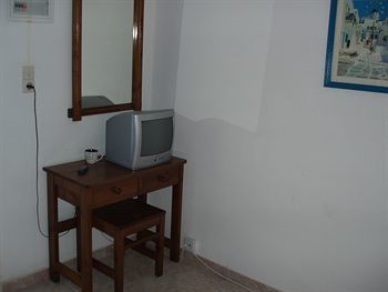 Hostal Helena's Apartments