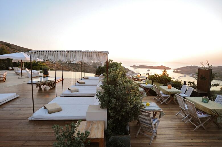 Hotel Aigis Suites