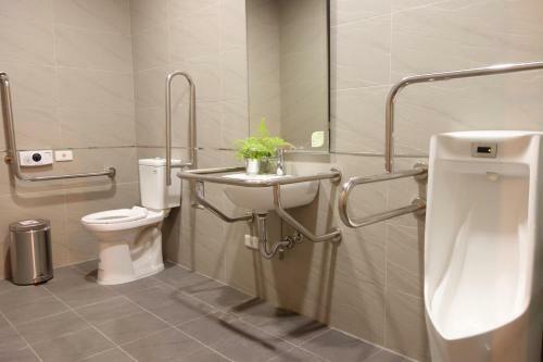 Posada Douzi Hotel-xpark. Gloria Outlets. Taoyuan Mrt