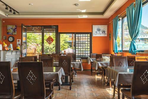 Hostal Hua Mu Xing Jing B&B